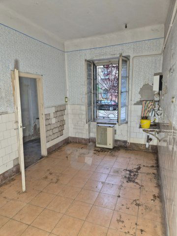 Eladó téglalakás, Budapesten, VIII. kerületben, Fiumei úton