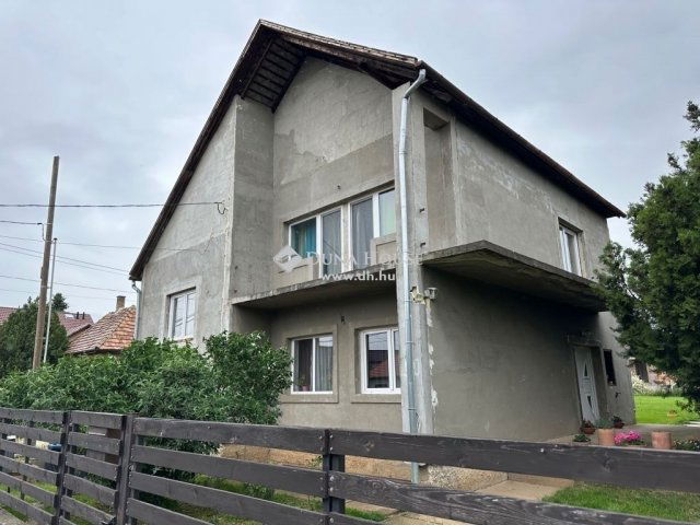 Eladó családi ház, Érden 89 M Ft, 4 szobás