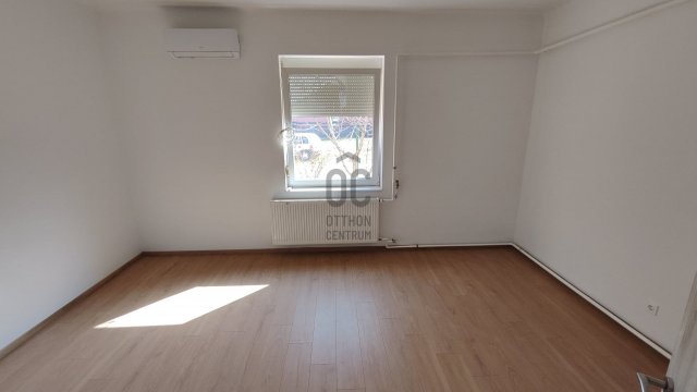 Eladó sorház, Várpalotán 49.9 M Ft, 2 szobás