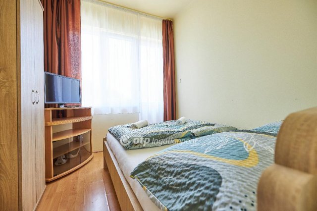 Eladó nyaraló, Hajdúszoboszlón 99 M Ft, 6 szobás
