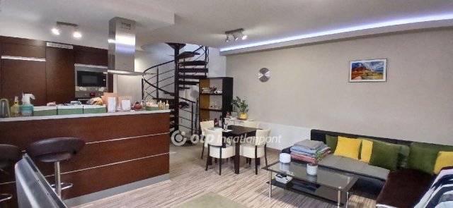 Eladó téglalakás, Budapesten, VI. kerületben 149 M Ft, 2 szobás