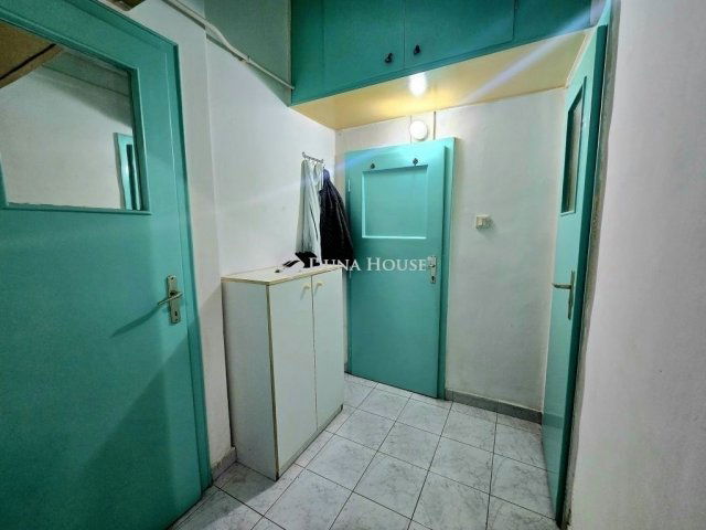 Eladó téglalakás, Pécsett 24.99 M Ft, 1 szobás