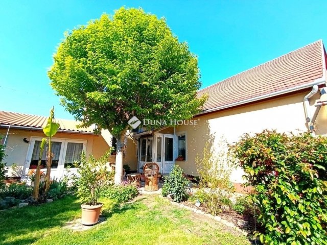 Eladó családi ház, Mohácson 79.9 M Ft, 3+1 szobás