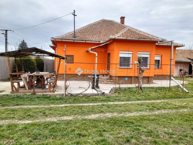 Eladó családi ház, Kondoroson 23 M Ft, 3 szobás