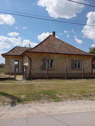 Eladó családi ház, Kajdacson 15 M Ft, 4 szobás
