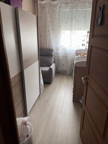 Eladó panellakás, Debrecenben 59.9 M Ft, 1+2 szobás