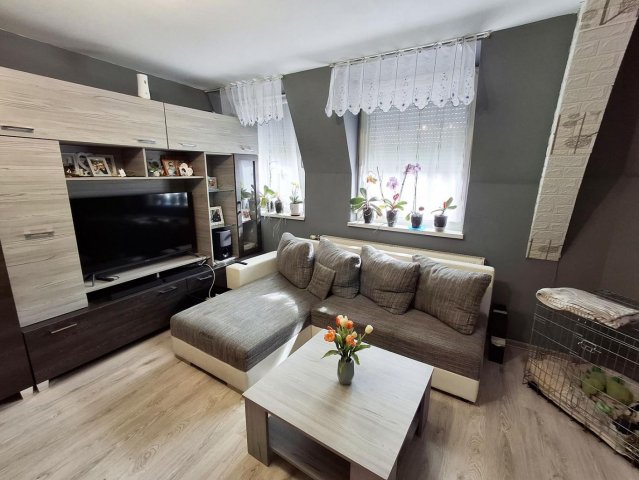 Eladó téglalakás, Tatabányán 69.9 M Ft, 3+1 szobás