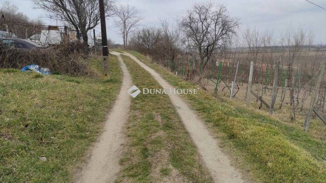 Eladó telek, Adonyban 3.9 M Ft / költözzbe.hu