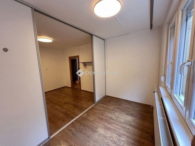 Eladó panellakás, Budapesten, IV. kerületben 64.9 M Ft, 2 szobás