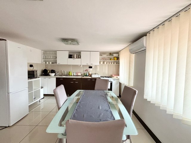 Eladó családi ház, Pápán 120 M Ft, 5 szobás