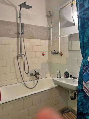 Eladó panellakás, Békésen 20 M Ft, 2+1 szobás