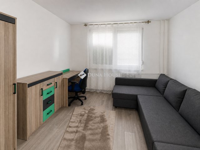 Eladó panellakás, Debrecenben 29.9 M Ft, 1 szobás