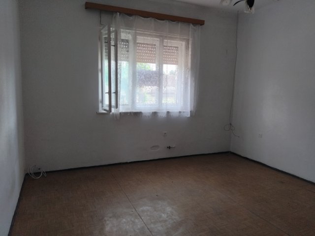 Eladó családi ház, Konyáron 19.9 M Ft, 2 szobás
