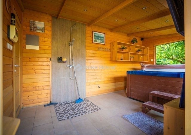 Eladó családi ház, Szigetszentmiklóson 230 M Ft, 5 szobás