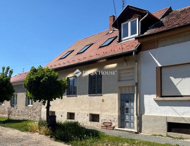 Eladó családi ház, Szombathelyen 39.9 M Ft, 4+1 szobás