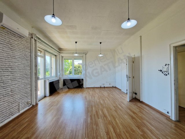 Kiadó iroda, Budapesten, XI. kerületben, Radvány utcában