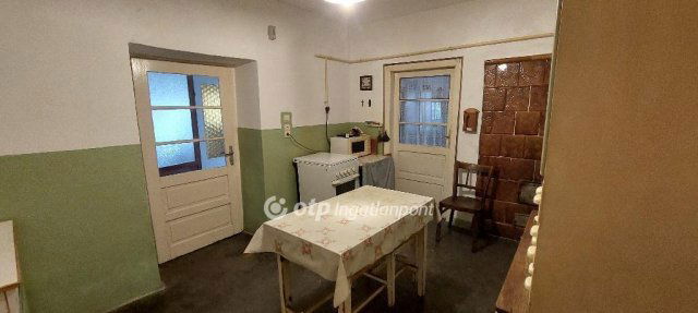 Eladó családi ház, Baracskán 98 M Ft, 6 szobás