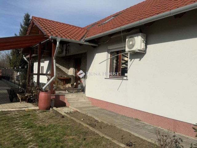 Eladó ikerház, Üllőn 82.5 M Ft, 4 szobás / költözzbe.hu