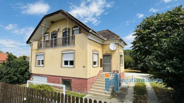 Eladó családi ház, Adonyban 69 M Ft, 7 szobás