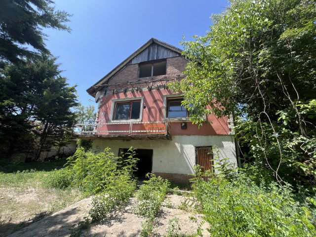 Eladó családi ház, Tinnyén 39.9 M Ft, 5 szobás