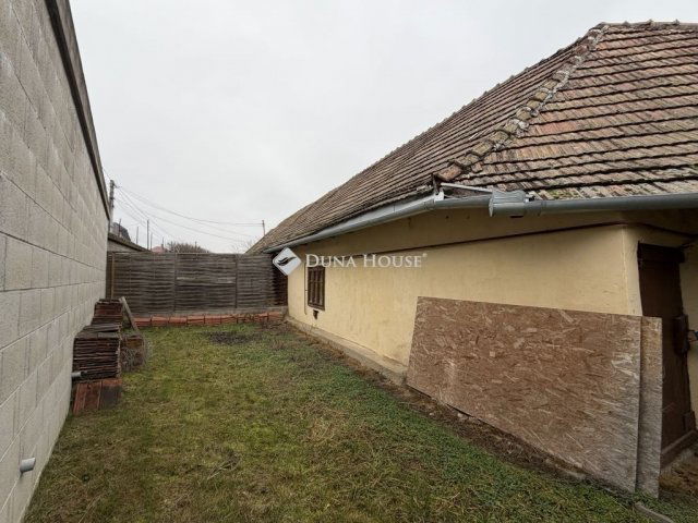 Eladó családi ház, Sülysápon 38.5 M Ft, 2 szobás