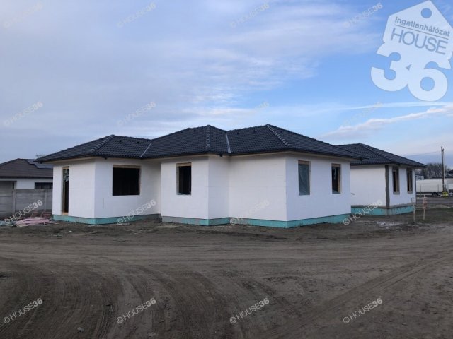 Eladó családi ház, Kecskeméten 105 M Ft, 4 szobás