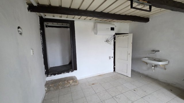 Eladó ikerház, Pécsett 22 M Ft, 2 szobás / költözzbe.hu