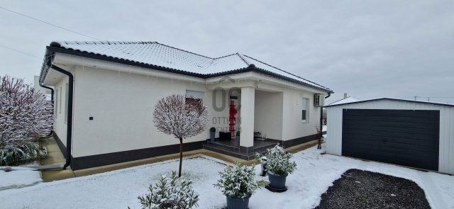 Eladó családi ház, Mikepércsen 109 M Ft, 5 szobás