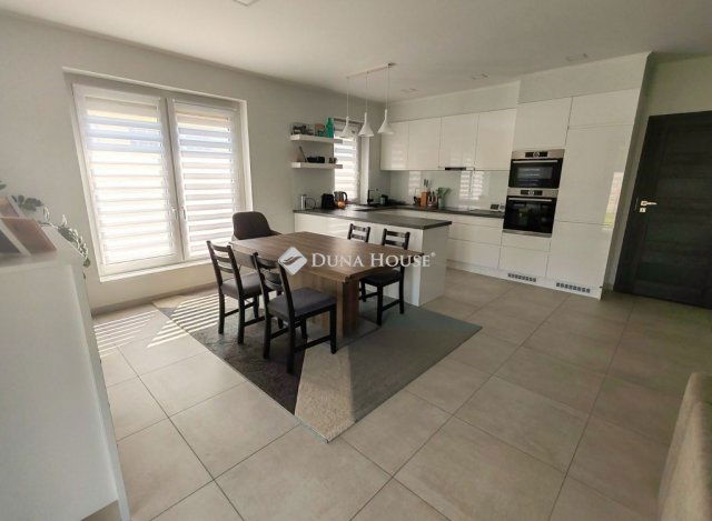 Eladó családi ház, Békéscsabán 140 M Ft, 3+1 szobás