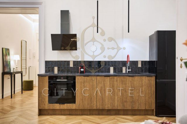 Eladó téglalakás, Budapesten, VI. kerületben 189 M Ft, 3 szobás