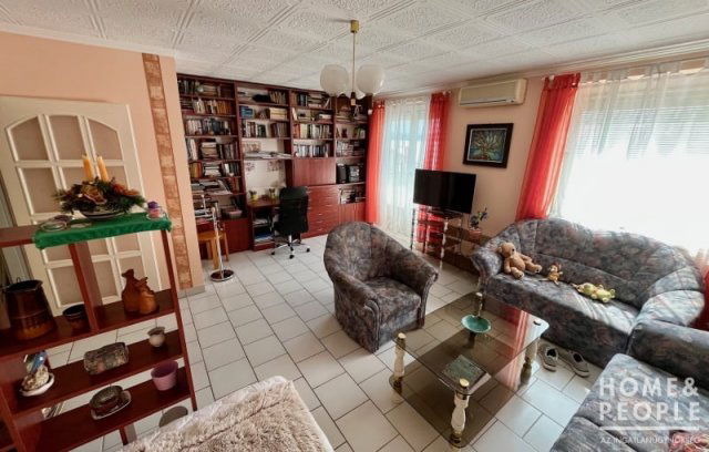 Eladó téglalakás, Szegeden 65.5 M Ft, 2 szobás