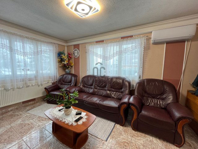 Eladó nyaraló, Fóton 75 M Ft, 4 szobás / költözzbe.hu