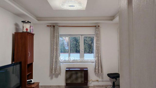 Eladó családi ház, Jászfényszarun 34.5 M Ft, 3 szobás