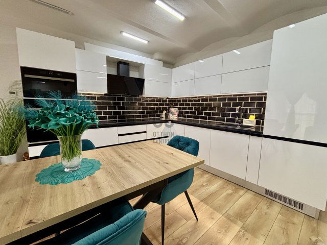 Eladó téglalakás, Kecskeméten 105 M Ft, 2 szobás