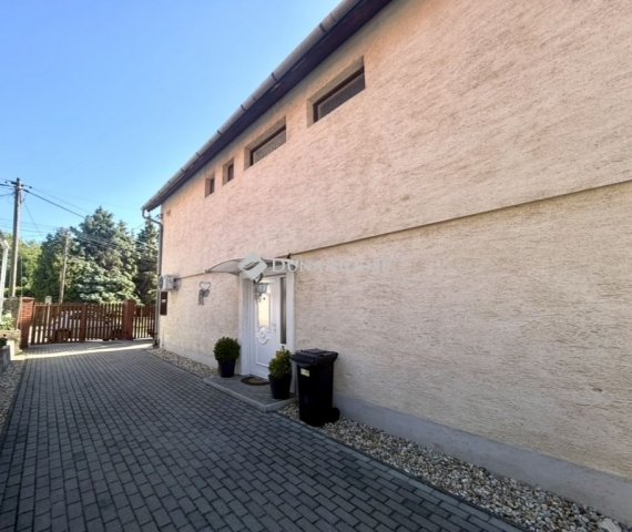 Eladó családi ház, Sárkeresztesen 99.9 M Ft, 7 szobás