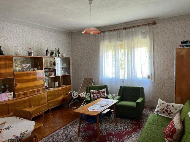 Eladó ikerház, Egerben 54.9 M Ft, 4 szobás / költözzbe.hu
