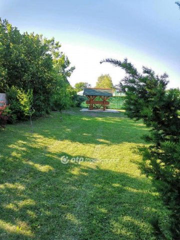 Eladó családi ház, Velencén 129 M Ft, 10 szobás
