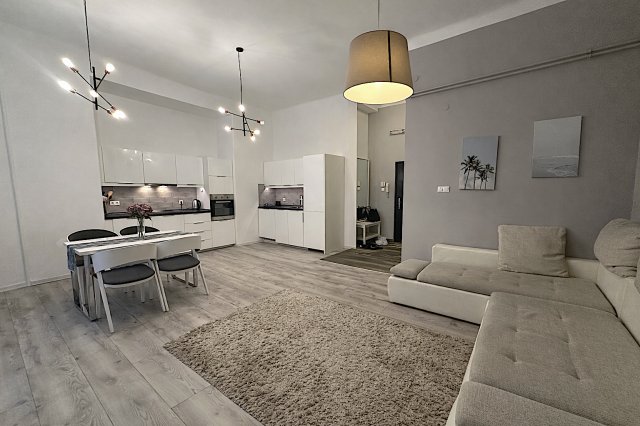 Kiadó téglalakás, albérlet, V. kerületben, Petőfi Sándor utcában