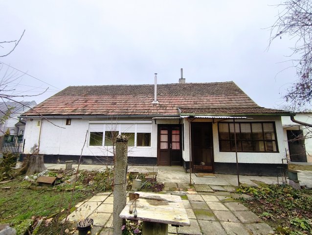 Eladó családi ház, Dombóváron, Zrínyi utcában 24.5 M Ft