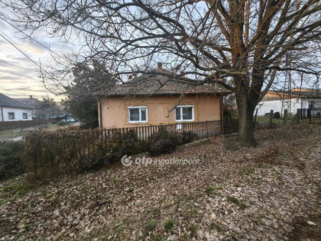 Eladó családi ház, Püspökladányban 28 M Ft, 2 szobás