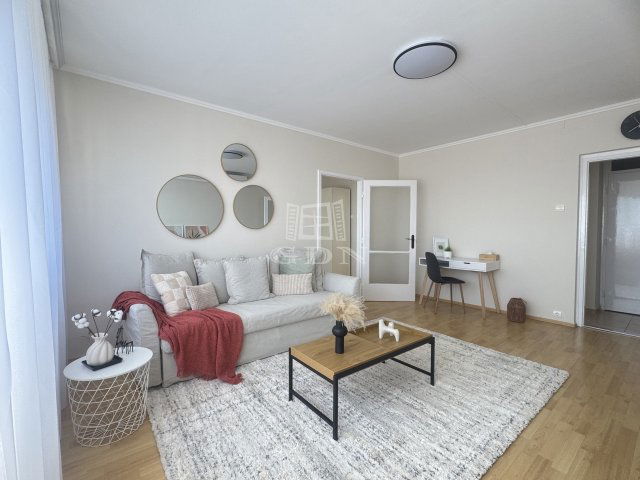 Kiadó panellakás, albérlet, Kecskeméten 170 E Ft / hó, 2 szobás