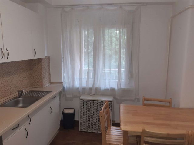 Eladó téglalakás, Szolnokon 31.99 M Ft, 2 szobás
