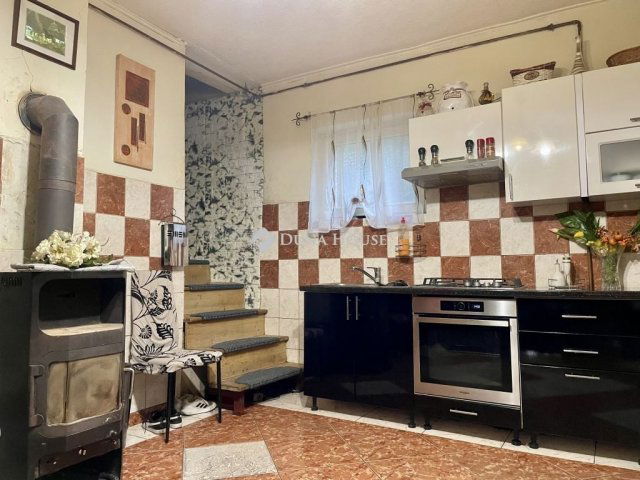 Eladó családi ház, Veszprémben 59 M Ft, 4 szobás