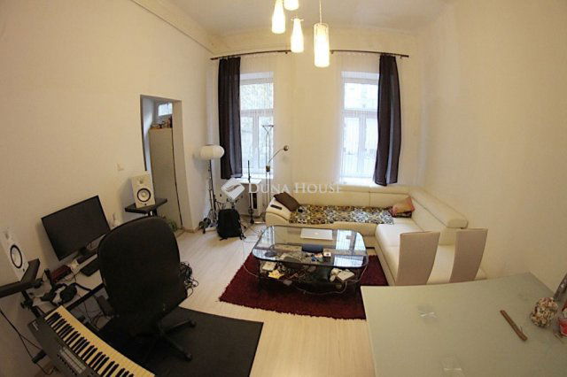 Eladó téglalakás, Budapesten, VIII. kerületben, Alföldi utcában