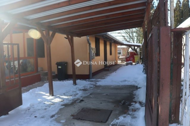 Eladó nyaraló, Balatonkeresztúron 59.9 M Ft, 4 szobás