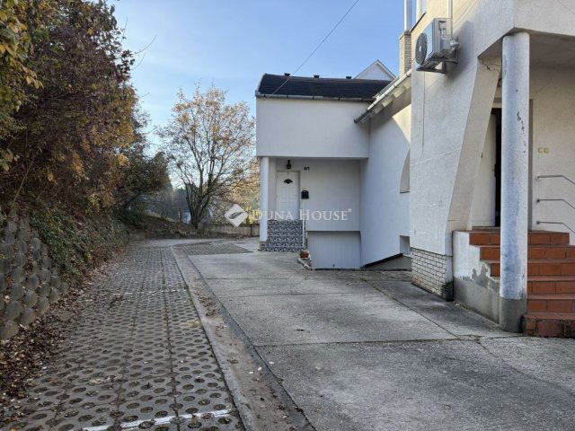 Eladó családi ház, Pécsett, Völgyi dűlőn 69.9 M Ft, 4 szobás