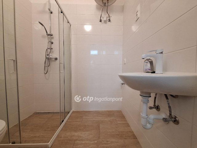 Eladó téglalakás, Budapesten, IV. kerületben 44.7 M Ft, 1 szobás