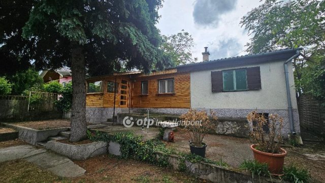 Eladó nyaraló, Szigetszentmiklóson 33 M Ft, 3 szobás