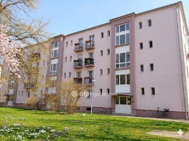 Eladó téglalakás, Ajkán 35.5 M Ft, 2 szobás