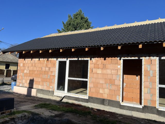 Eladó ikerház, Szigetszentmártonban 106 M Ft, 5 szobás